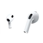 هدفون بلوتوثی اپل مدل AirPods 3 با نویز کنسلینگ میکروفون (ENC)، درگاه شارژ لایتنینگ، دارای سنسور تشخیص پوست و پشتیبانی از فرمان لمسی، مقاوم در برابر رطوبت و عرق - Image 2